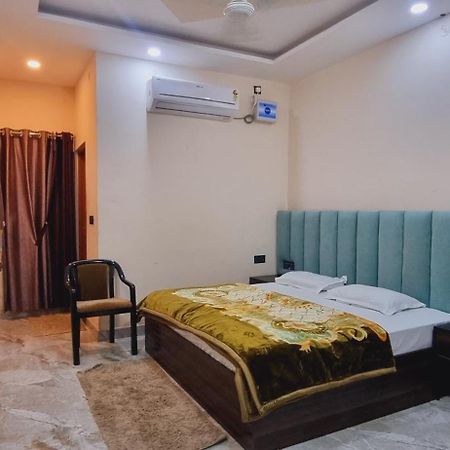 Surya Palace Ayodhya Luaran gambar